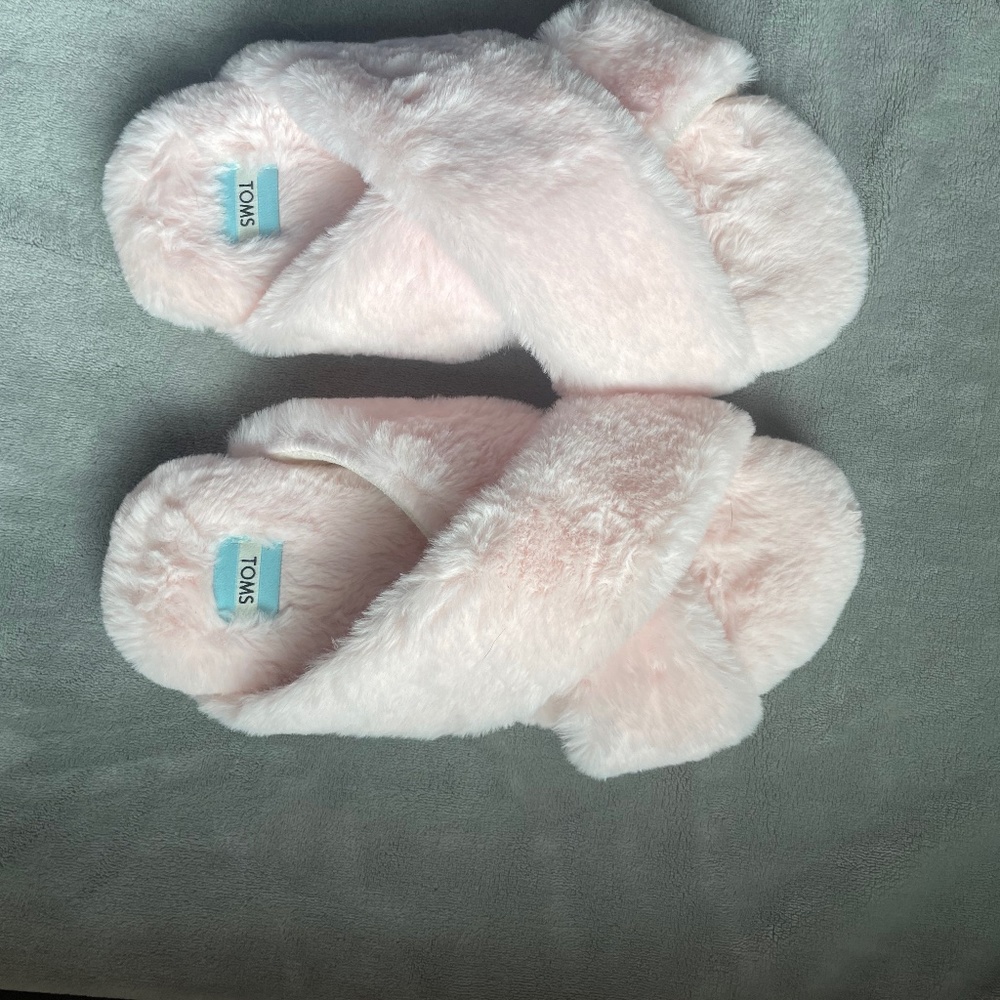 Never Worn Tom’s Slippers Size 9